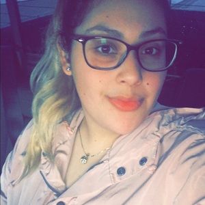 Meet your Posher, Mayra